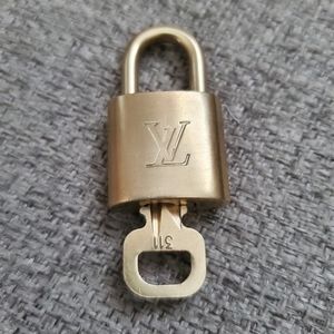 Louis Vuitton Lock & Key # 311